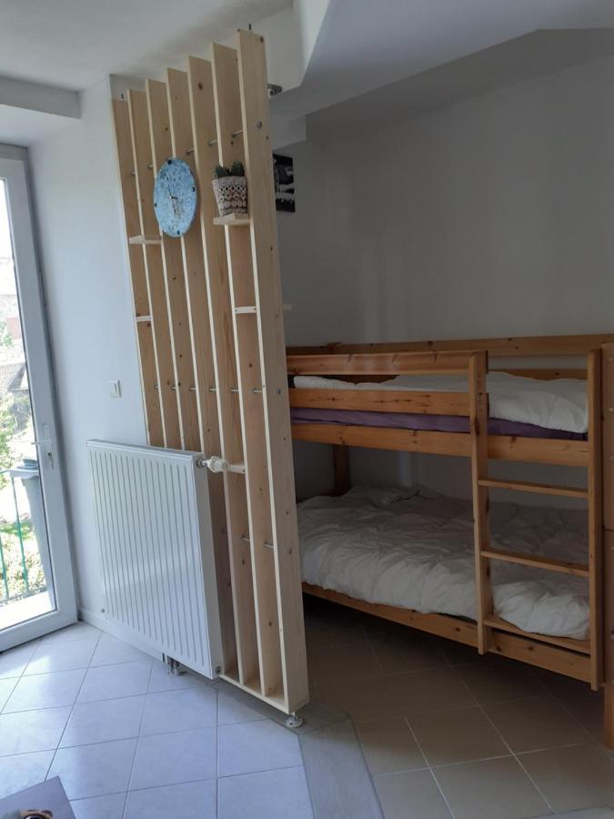 Studio En Plein Centre Ville - 2 A 4 Personnes Tence Exterior photo